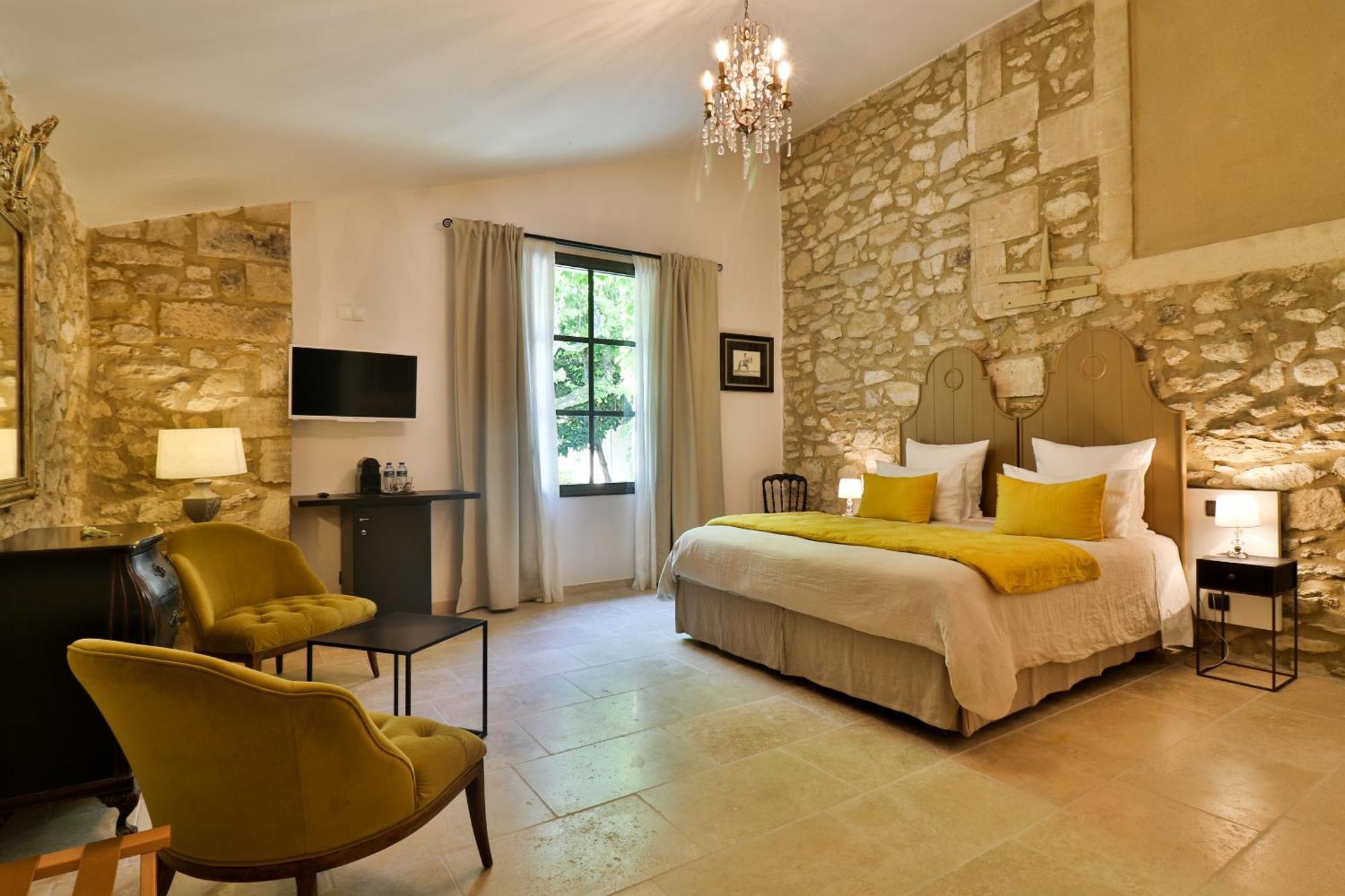 Mas Chateau Blanc Avignon Room photo